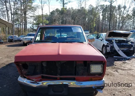 1987 Ford Ranger из США, поврежденный, VIN 1FTBR10A0HUB96006